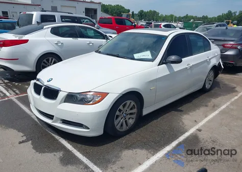 2007 BMW 328I z USA, uszkodzony, nr VIN WBAVA33547KX83556
